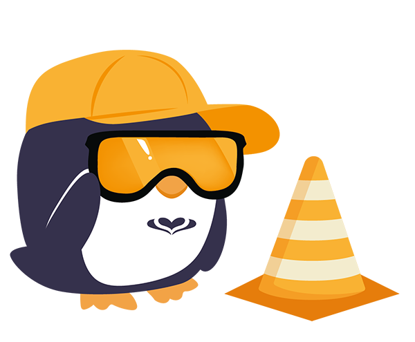 Pinguin Girl Pen - Character Design von Christin Peschke - mit orangem Cap und Schutzbrille. Neben ihr ein oranges Baustellenhütchen. Baustellen Piguin.